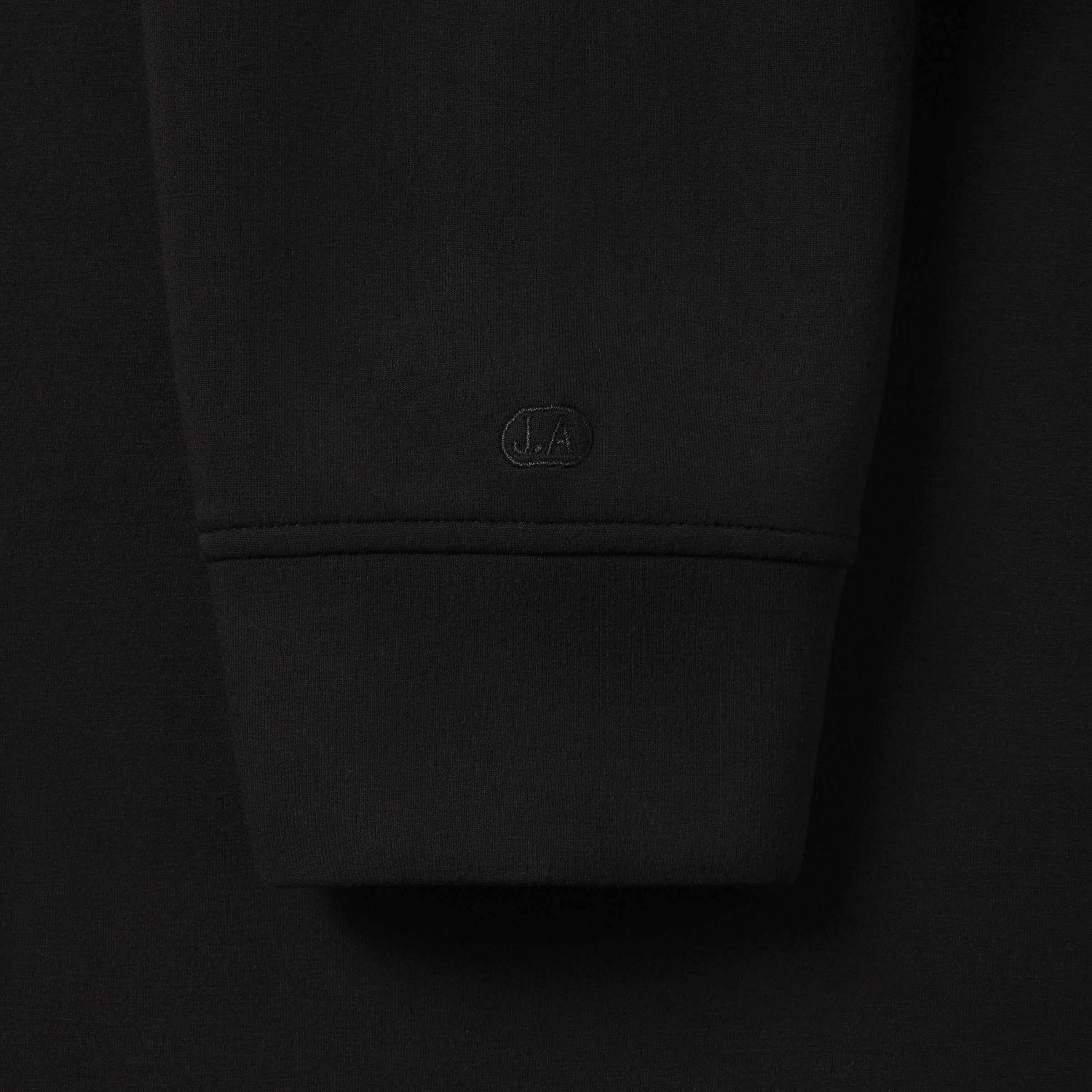 Hoodie Classique – Noir Intense